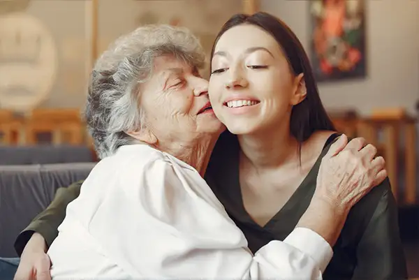 Mãe e filha, amor e decisão em conjunto, culpa asilo